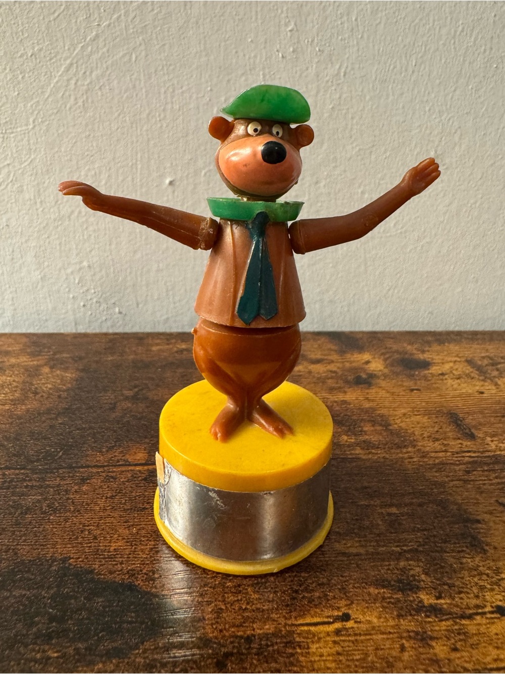 Vintage Yogi Bear Hanna Barbera Push Button Puppet Toy - Works